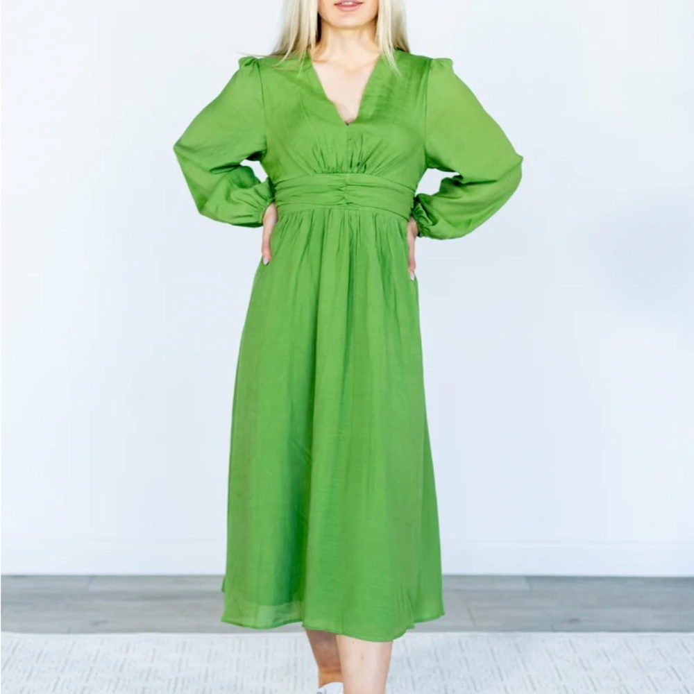 NWT Dolly Dress Linen-Feel Midi Long Sleeve Dress in Meadow Green